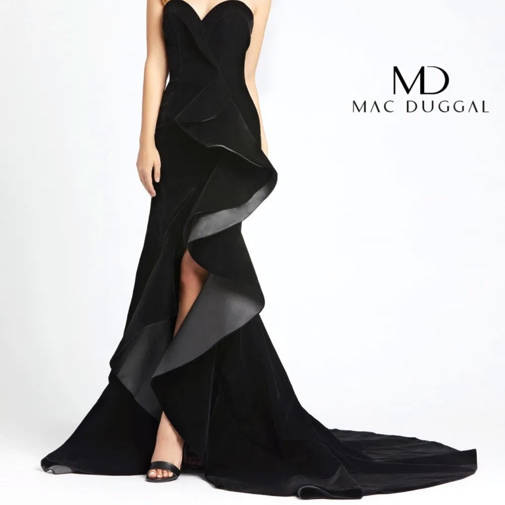 Mac Duggal Black Velvet Plunge Gown Sz 2
